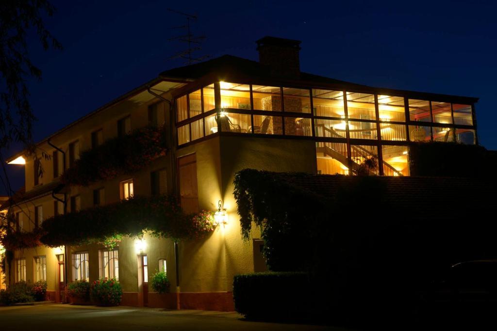 Le Pre Serroux Champagney Exterior photo